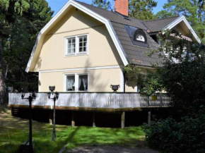 Stunning Home In Djurhamn With 6 Bedrooms, Wifi And Sauna in Djurö